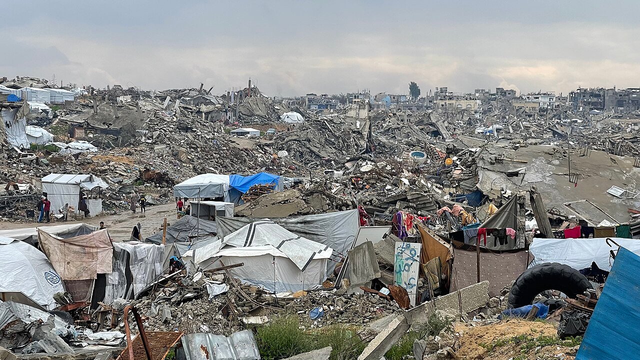 صورة أرشيفية: مبانٍ متضررة في بيت لاهيا، لا توثق بالضرورة الواقعة